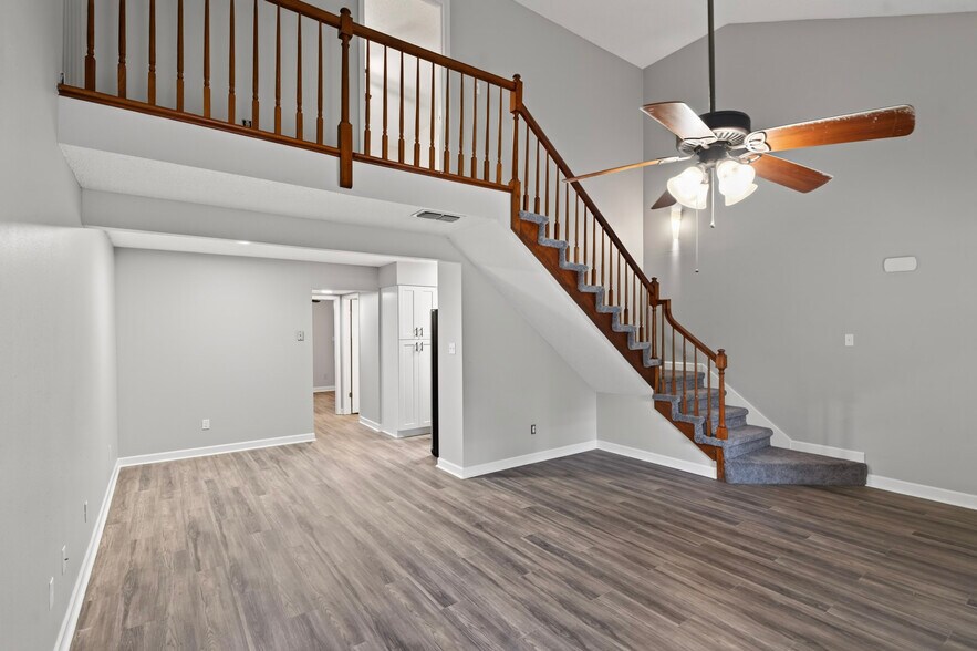 Building Photo - 59219 N Pearl Dr