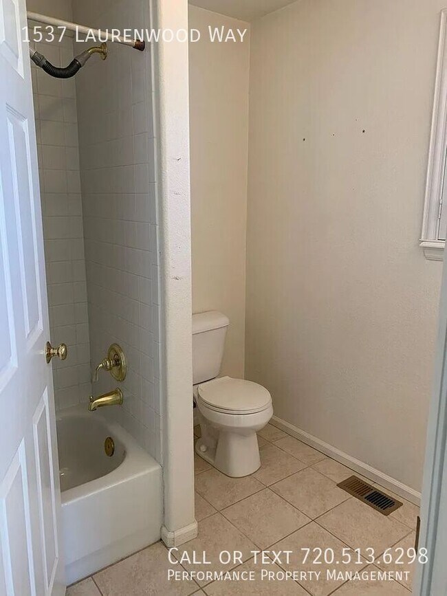 Building Photo - 1537 Laurenwood Way