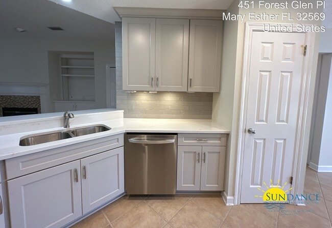Building Photo - 451 Forest Glen Pl