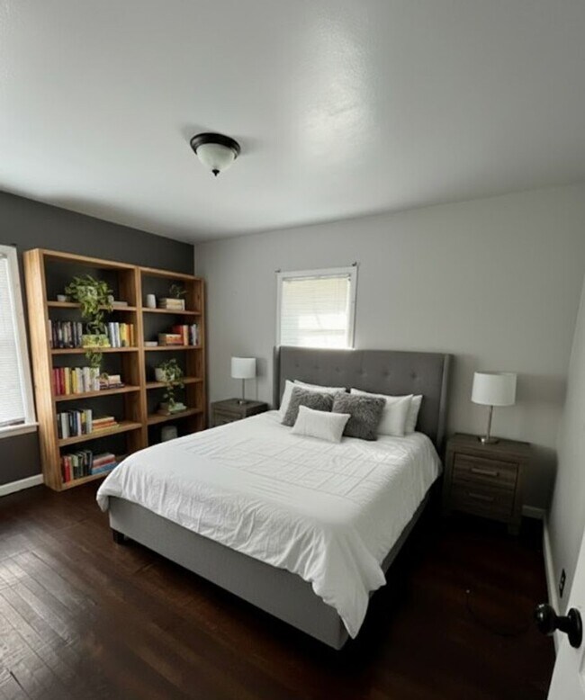 Building Photo - Stunning 3 Bed, 1 Bath Home for Rent