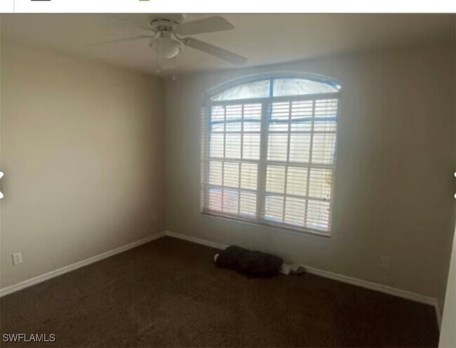 Building Photo - 4833 SW 25th Ct