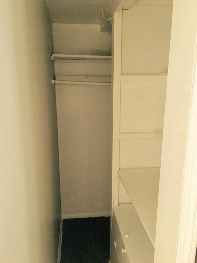 Building Photo - 4022 E 68th Terrace