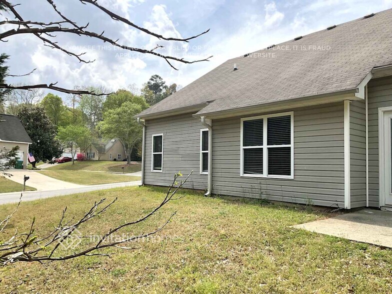 Building Photo - 401 Legend Creek Point