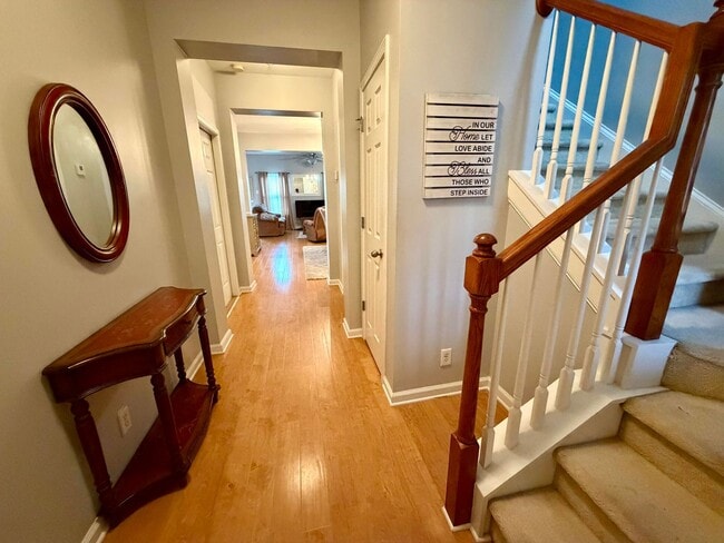 Building Photo - Wow! Check out this charming 3 bedroom 2.5 bathroom townhome in Newnan!