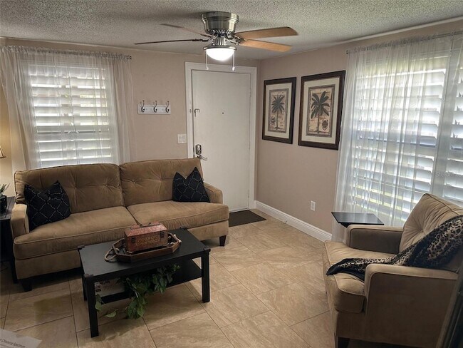 Building Photo - 1980 Tahitian Pl