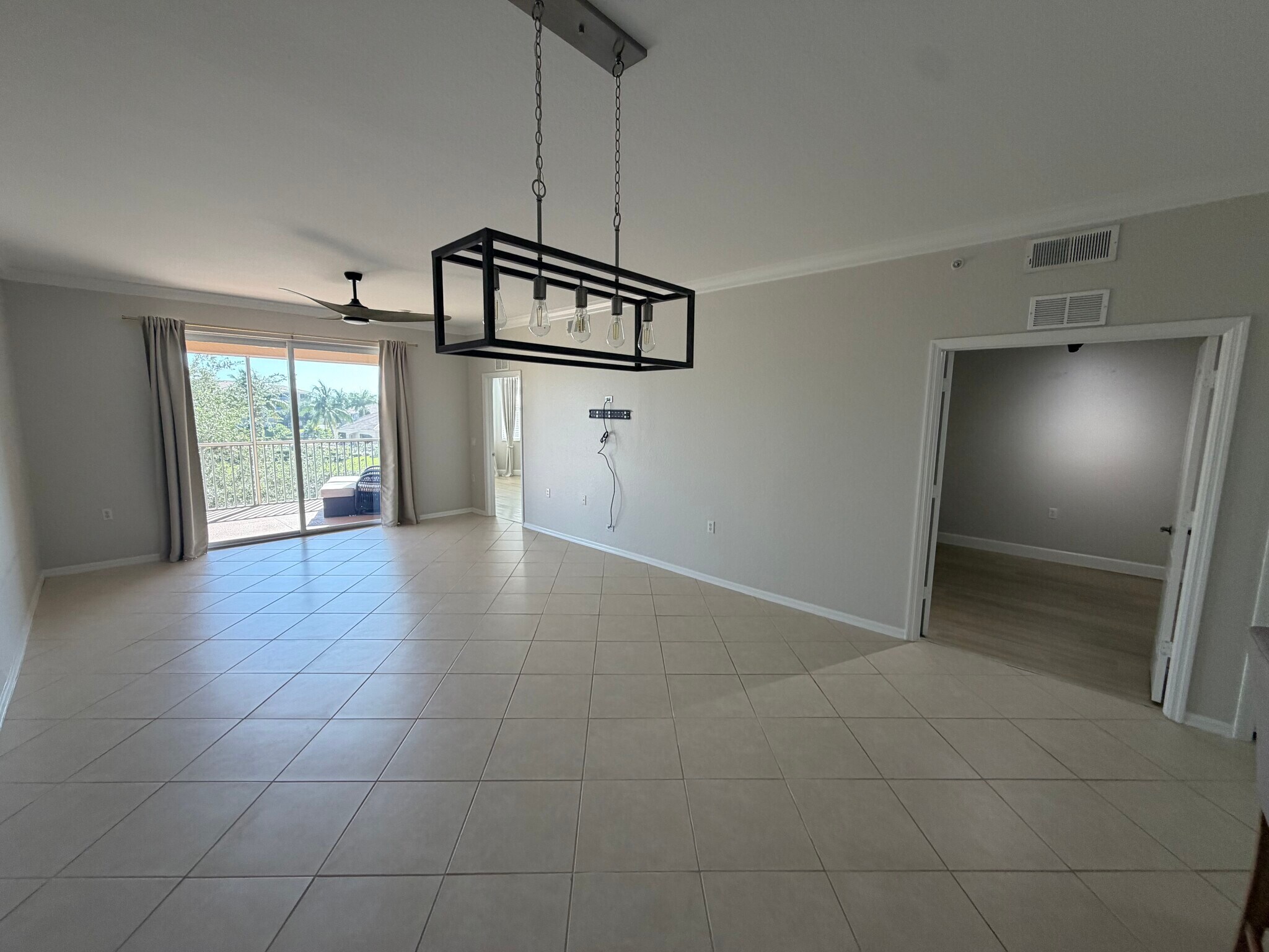 Building Photo - 8550 Kingbird Loop