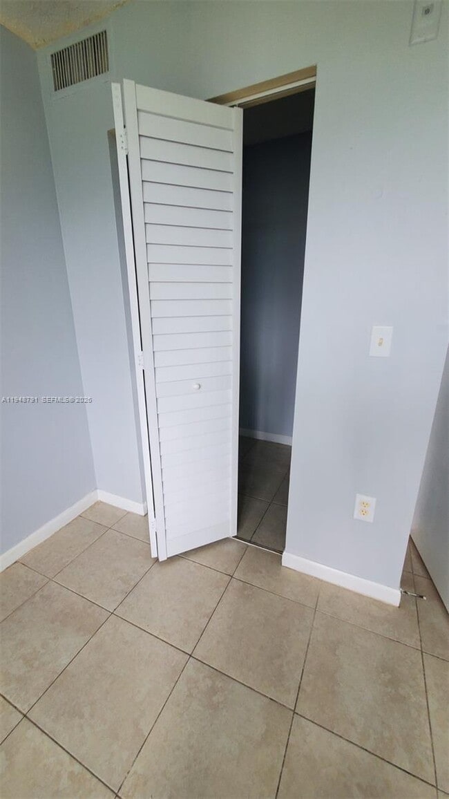 Building Photo - 7888 Sonoma Springs Cir