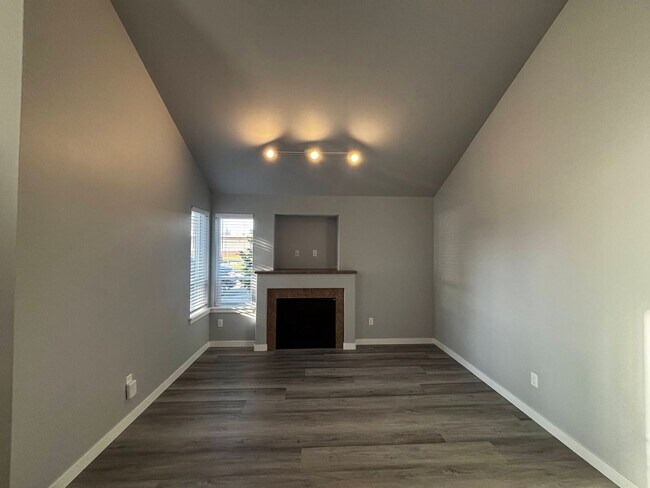 Building Photo - 2620 10th St