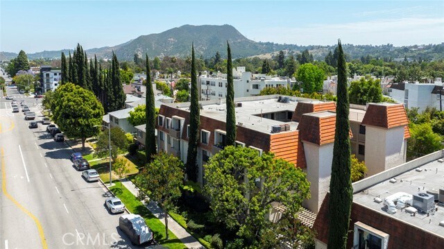 Building Photo - 10470 Riverside Dr