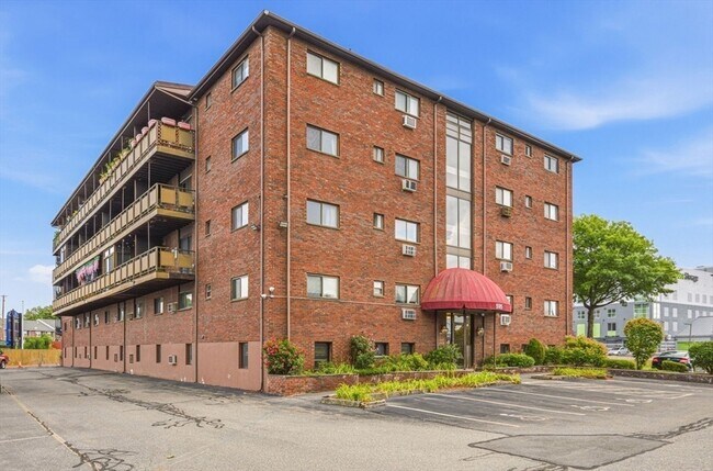 Building Photo - 595 Revere Beach Pkwy
