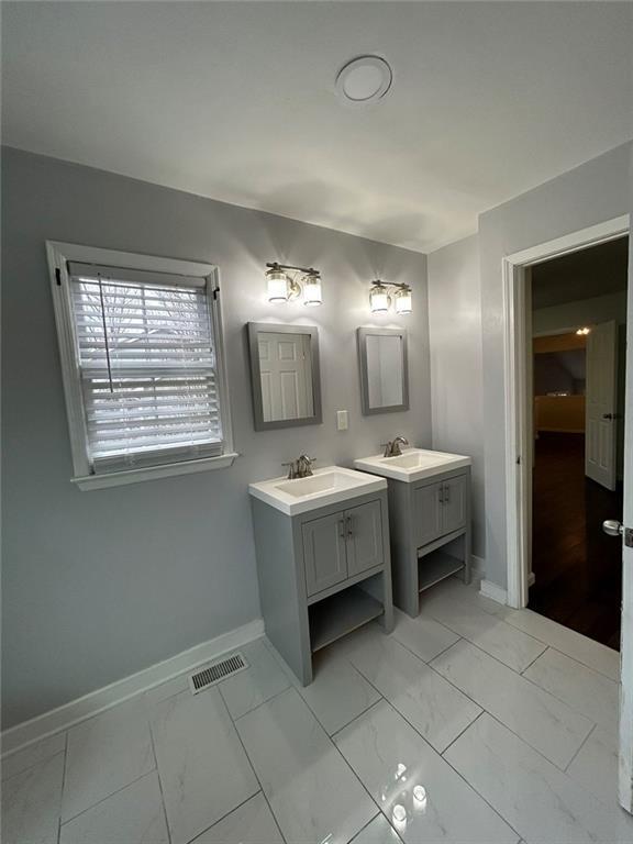 Building Photo - 1730 Paddlewheel Dr NE