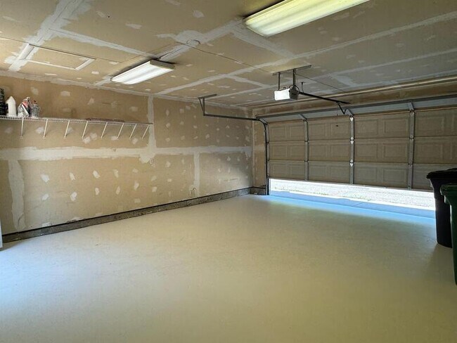 Building Photo - 135 Galapago St