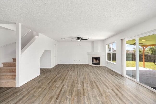 Building Photo - 8090 Chestnut Ash Dr
