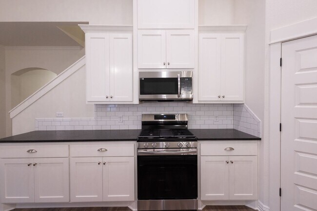 Building Photo - Brand New Townhome for Lease Available July!