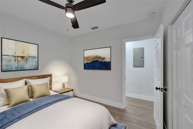 Building Photo - 21021 NE 13th Pl