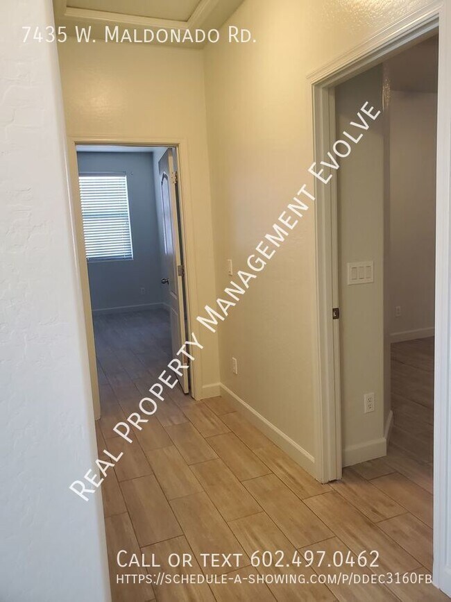 Building Photo - Modern and Elegant Rental Home in Laveen, ...