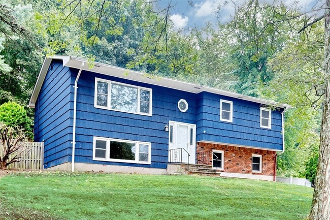 Building Photo - 24 Wallace Dr