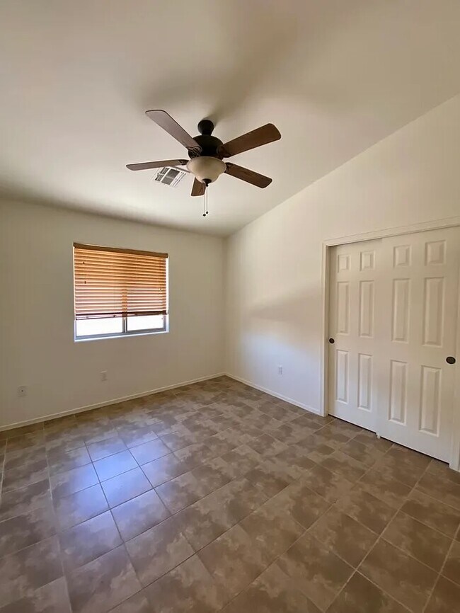 Building Photo - 8771 N Finfrock Dr