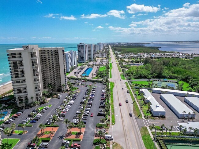 Building Photo - 9500 S Ocean Dr