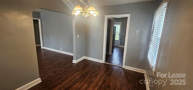 Building Photo - 400 Keswick Ave