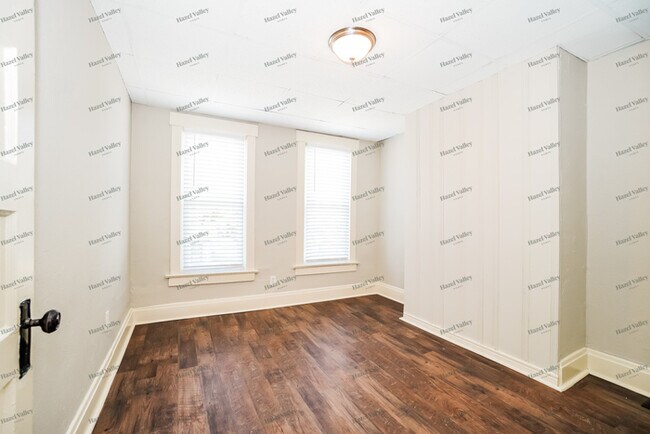 Building Photo - 528 Bulen Ave
