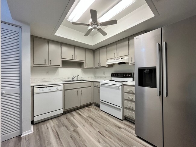 Building Photo - Indian Harbor Beach Townhome