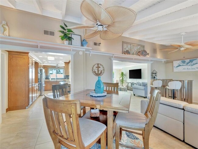 Building Photo - 10432 Sandpiper Rd W