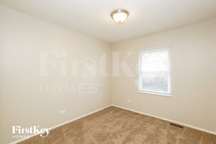 Building Photo - 4200 Arlington Dr