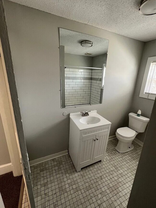 Building Photo - 3418 Clifton St