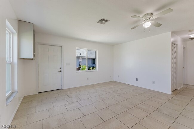 Building Photo - 16599 Davis Rd