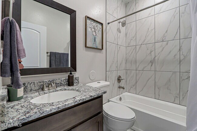 Building Photo - 143 Sarah Trl