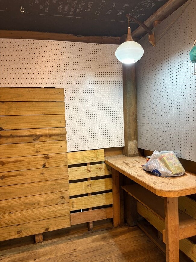 Building Photo - Available now for 12 month lease! 2150 per month (no pets)