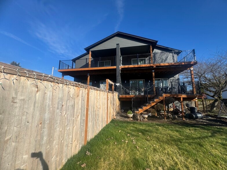 Building Photo - 778 E Jefferson St