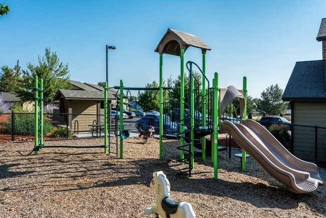 Building Photo - 2050 SW Timber Ave