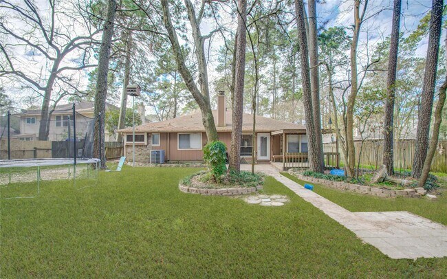 Building Photo - 5010 Village Springs Dr