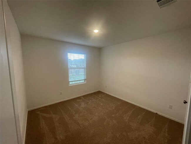 Building Photo - 147 Gabbro Gdns