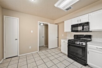 Building Photo - 2627 Autumn Springs Ln
