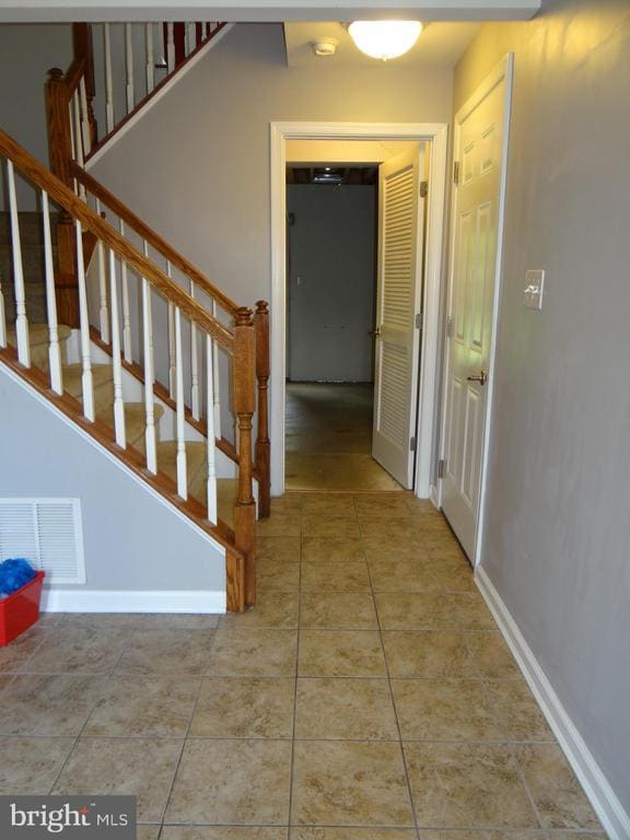 Building Photo - 400 Larose Dr