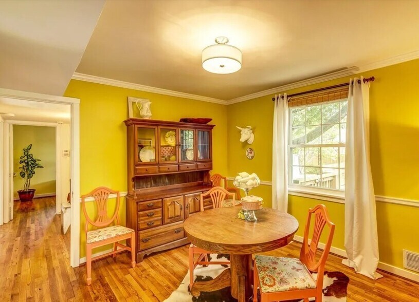 Building Photo - 3500 Rosewood Ave