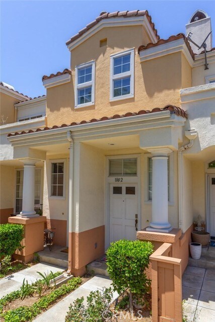 Building Photo - 1002 S Rossano Way
