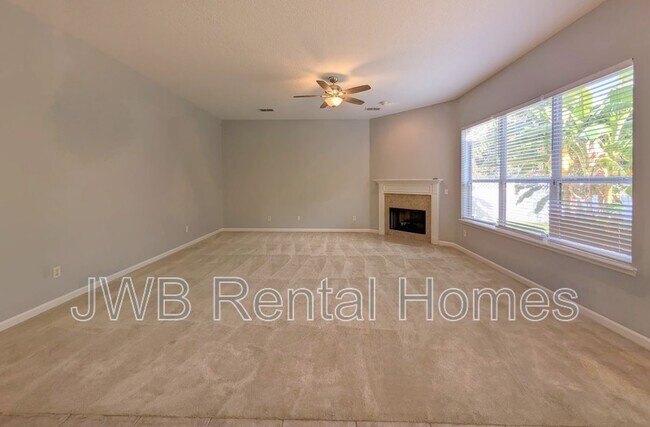 Building Photo - 129 Castlegate Ln