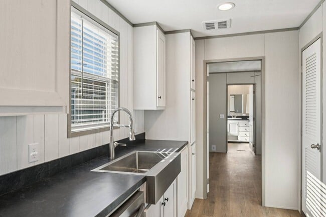 Building Photo - 1626 American Dr