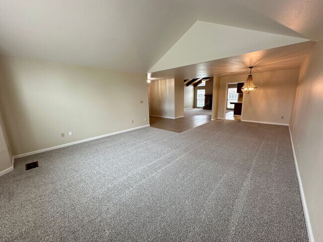 Building Photo - 1780 Paddock Ln