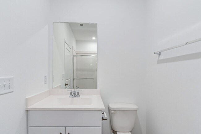 Building Photo - 17610 Calabash Dr