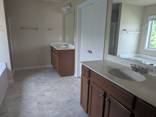 Building Photo - 355 Fowler Springs Ct