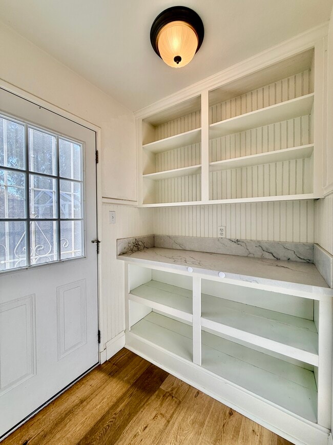 Building Photo - 4832 Maureen Ln