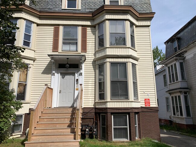 Building Photo - 31 State St