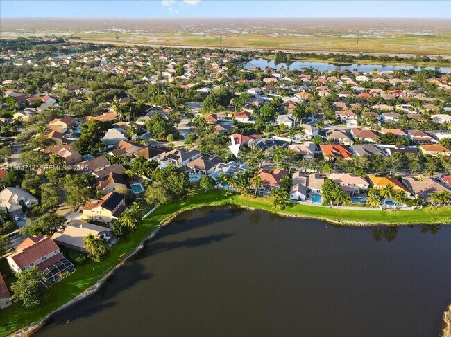 Building Photo - 642 Heritage Dr