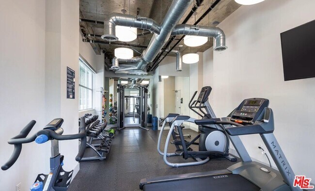 Building Photo - 1249 S Grand Ave