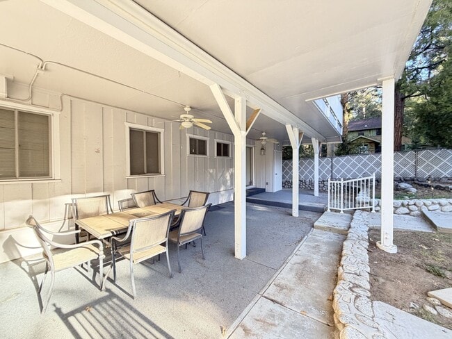 Building Photo - Perfect Long Term Home Close to Town